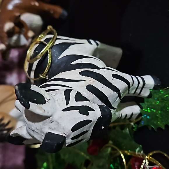 Wooden Assortment of Animal Ornaments Good Used Condition - Picture 6 of 9